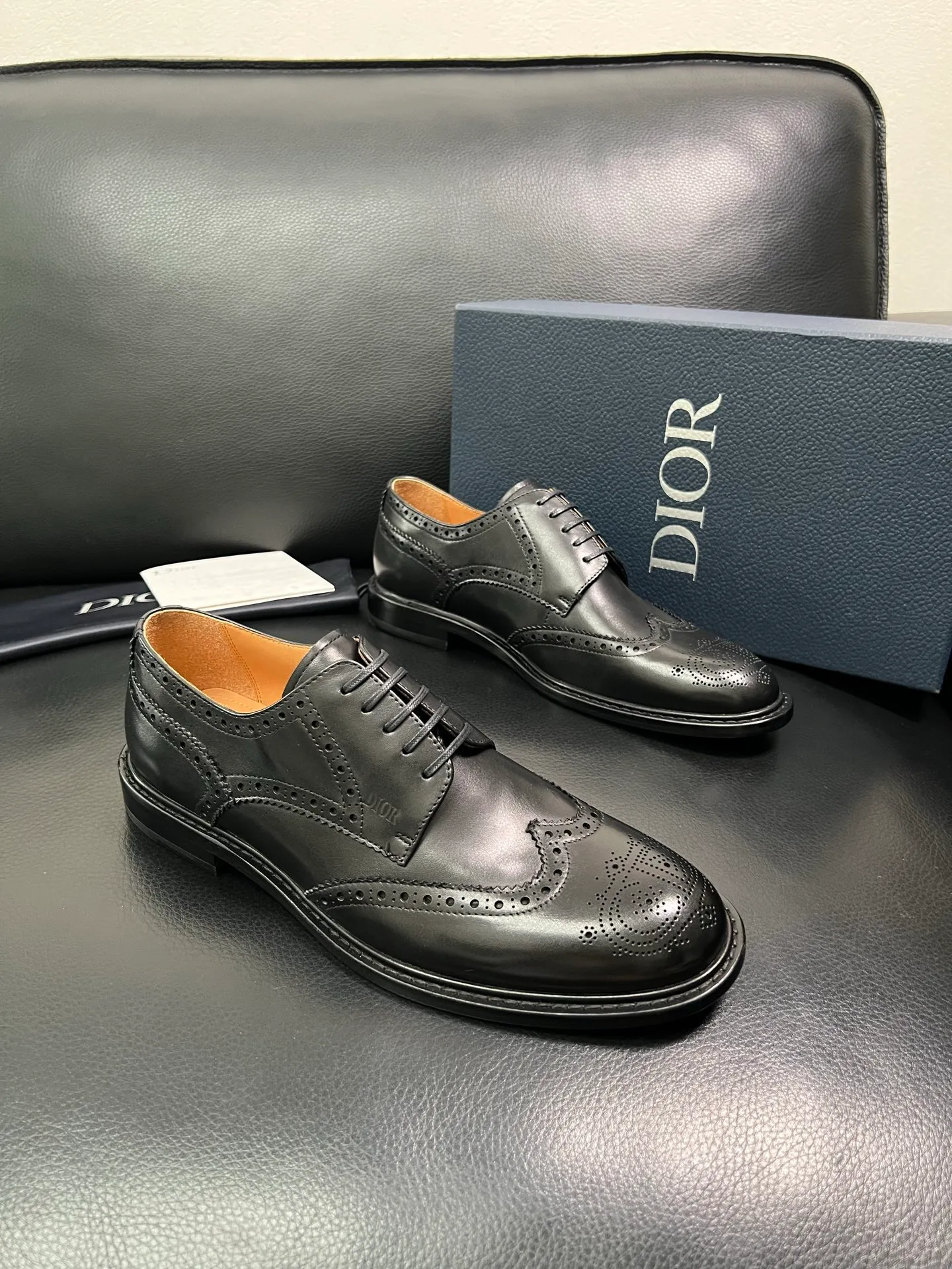 Men's shoes 💰940 Dior top purchasing agent, synchronized with Dior counters, original factory configuration, imported Italian cowhide, fully imported water-dyed cowhide lining, sole: original factory special supply, original sole super comfortable, original factory follow-up order 🔍🔍High quality, welcome to compare, code number 39-44 (can be ordered 38 45 46) 85868